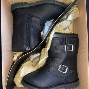 UGG Hartwell NIB kids Leather boots